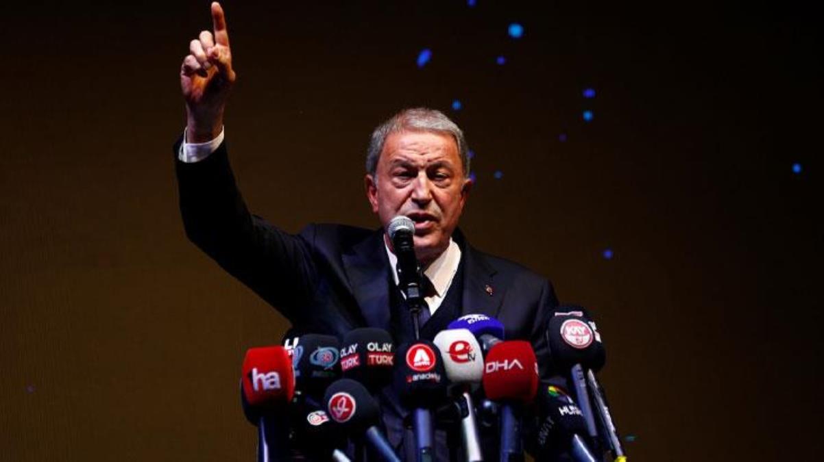 Bakan Akar’dan ‘Vur de ölelim’ tezahüratına ilginç yanıt