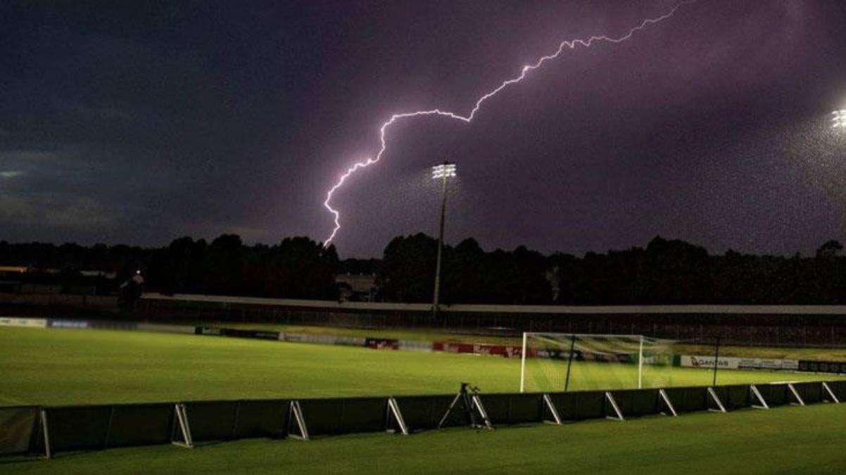 Kolombiya’da halı sahaya yıldırım düştü; 5 kişi öldü