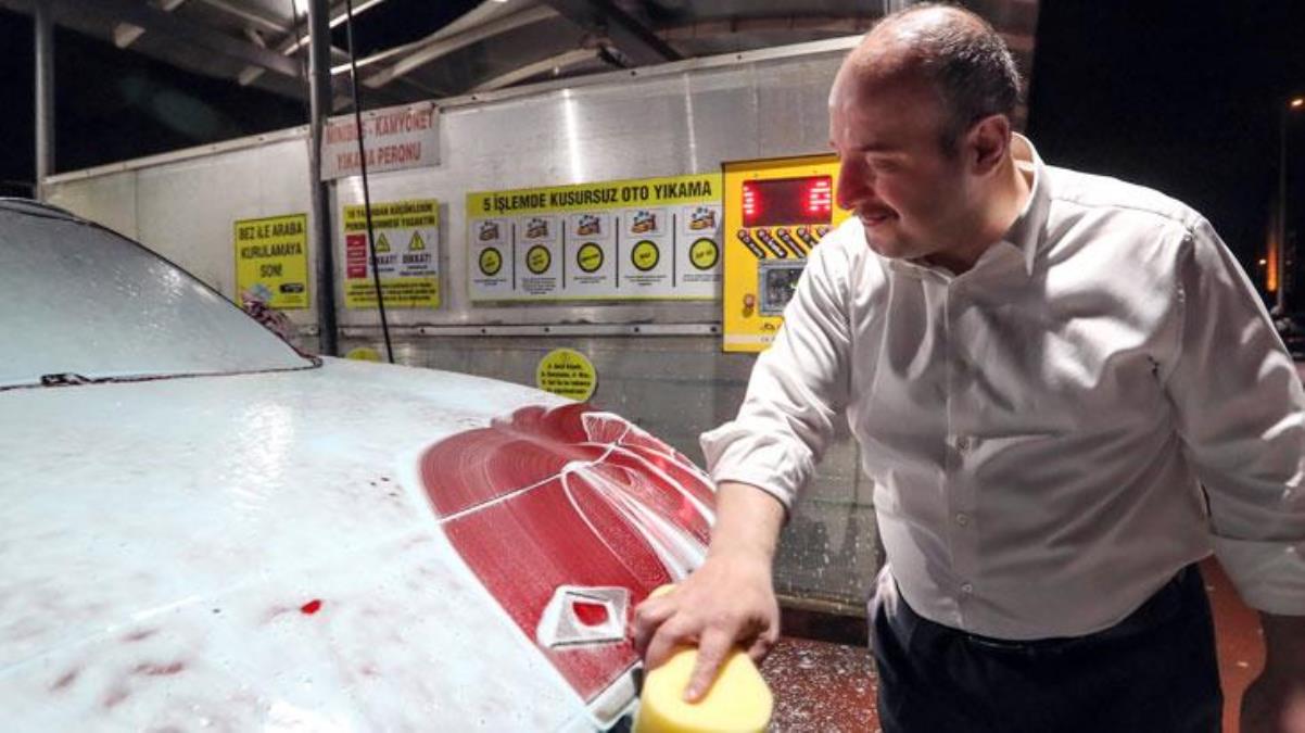 Bakan Varank Togg’u kendi elleriyle yıkadı