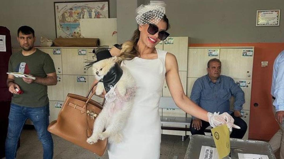 Hatice beyazlara bürünerek oy kullandı