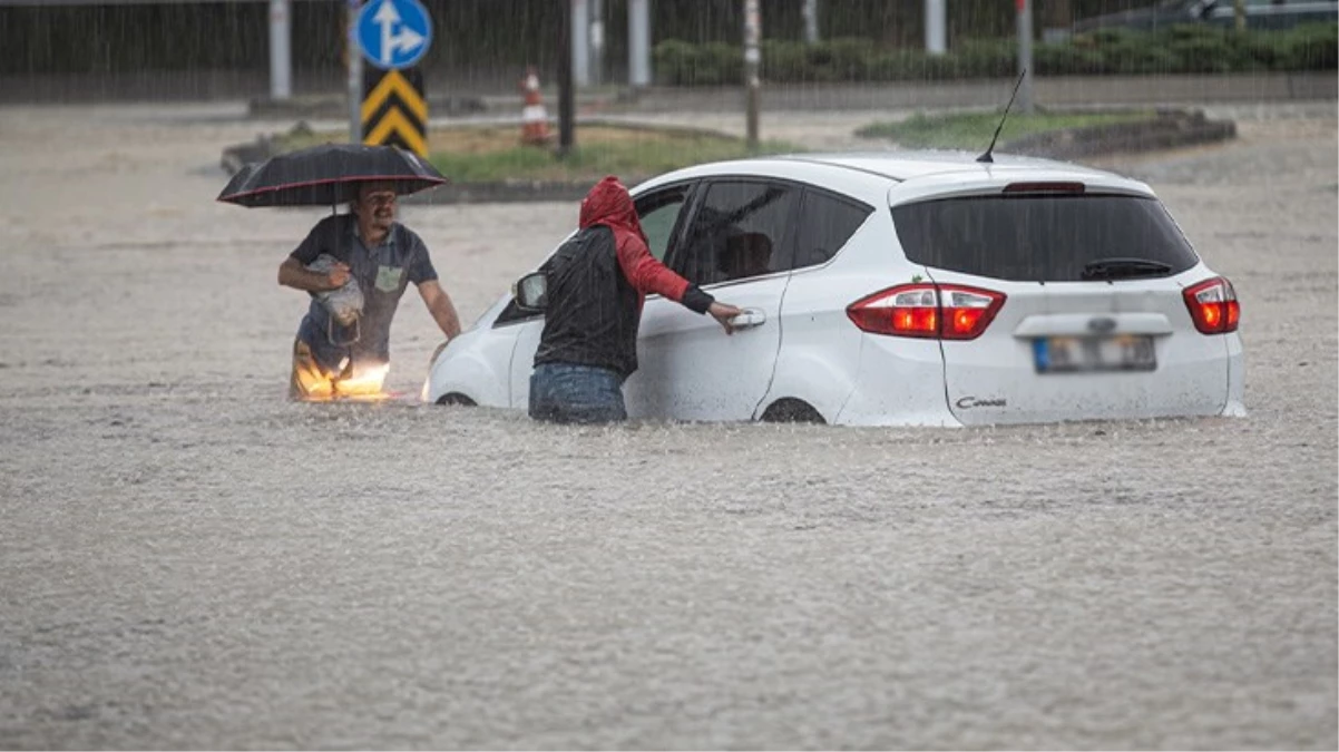 Meteoroloji sağanak için saat verdi! 7 bölge için de önemli uyarı