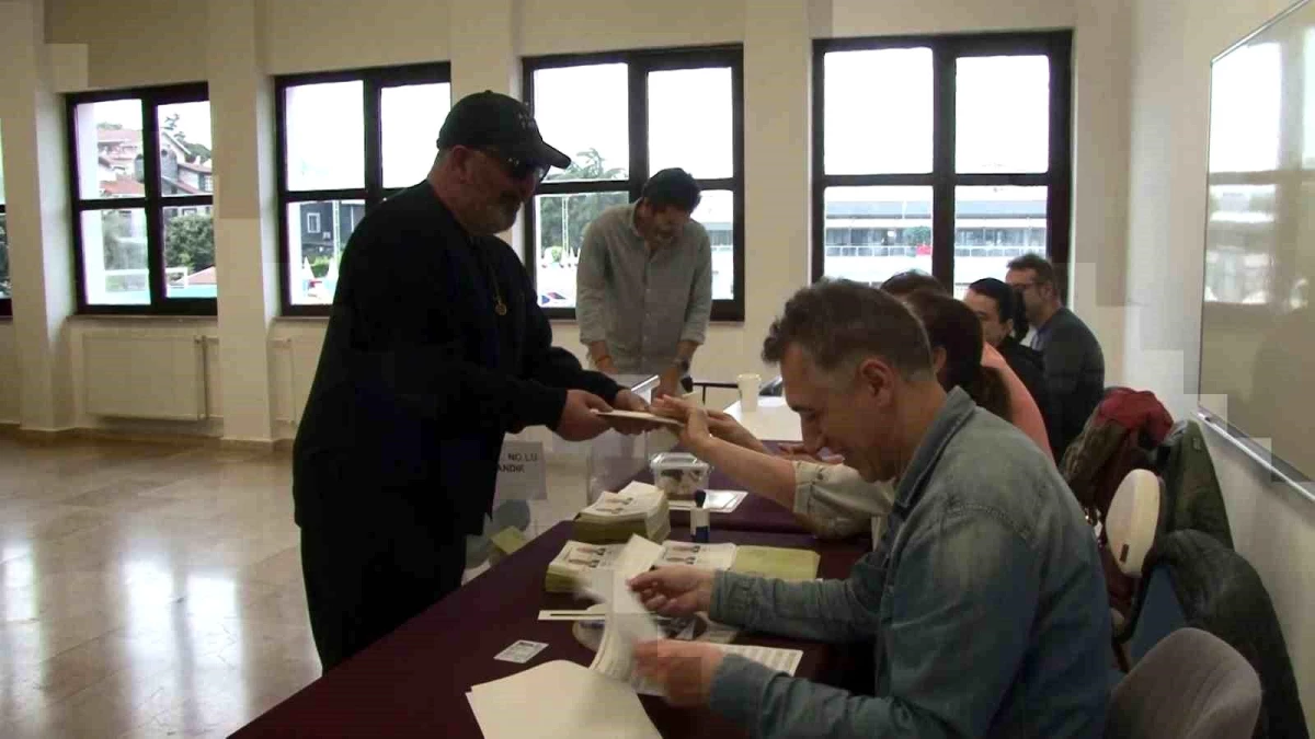 Oyunu kullanan Cem Yılmaz’ın esprisi herkesi güldürdü