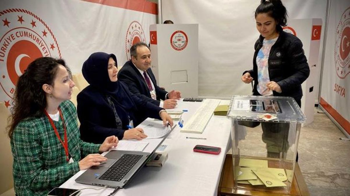 Yurt dışındaki seçmenden sandığa yoğun ilgi!