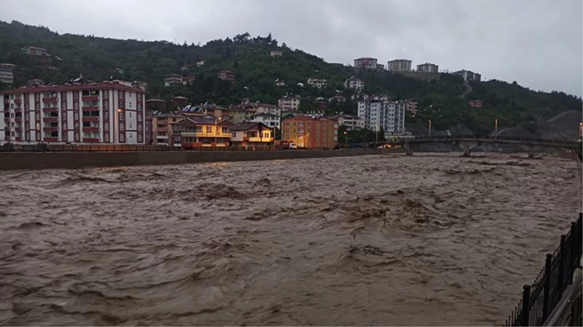 Kırmızı kodla uyarı yapılmıştı! Kastamonu’nun İnebolu ilçesi sel tehlikesi nedeniyle boşaltılıyor