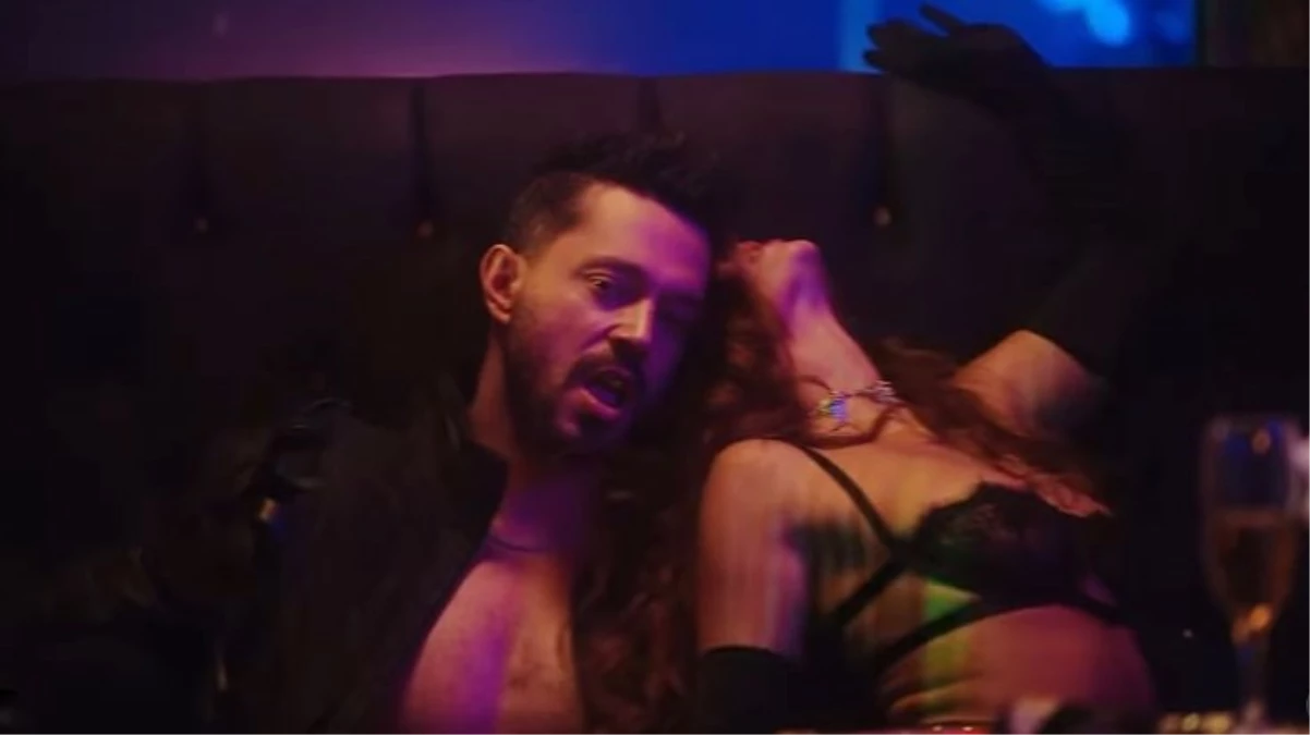 Murat Boz’un yeni klibi hayal kırıklığı yarattı! Sevişme sahnesine tepki yağıyor