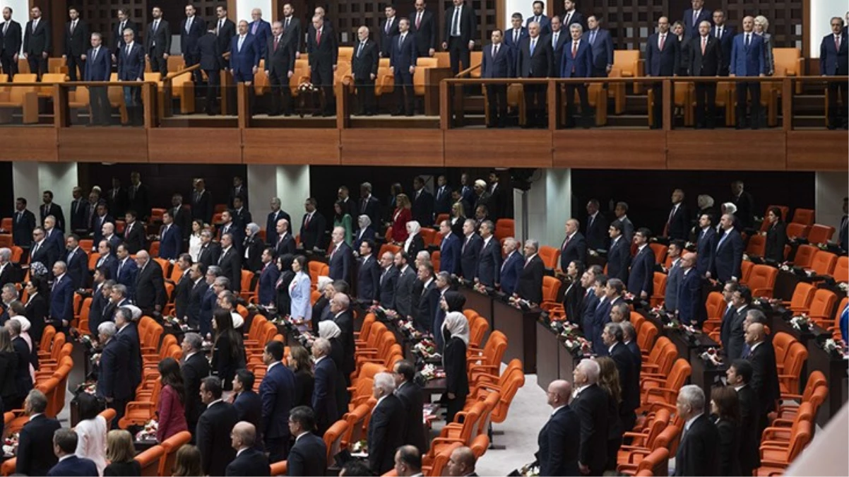 Yemin töreninde dikkat çeken görüntü! 38 vekil CHP’den ayrıldı