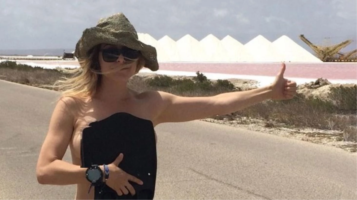 Amerikalı oyuncu Jenny Mollen çırılçıplak otostop çekti