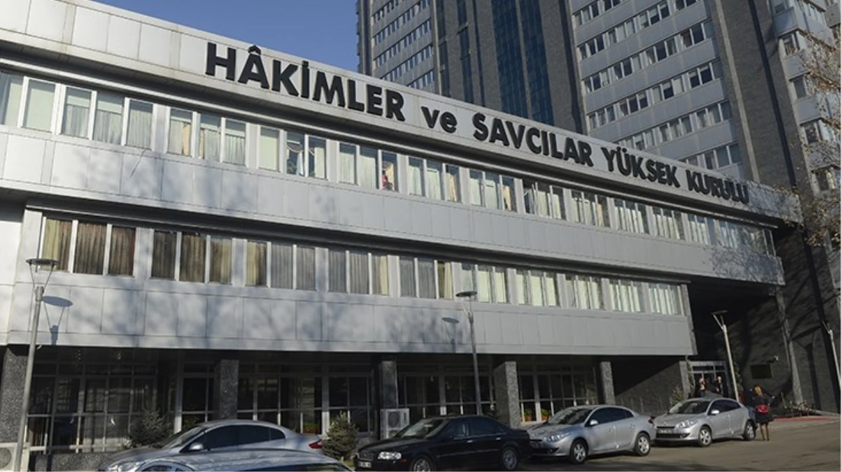 3 bin 423 hakim ve savcının görev yeri değiştirildi