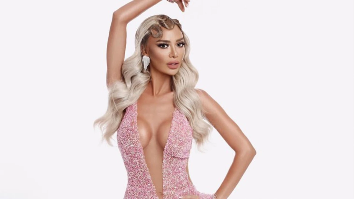 Didem Kınalı şarkıcılığa başladı