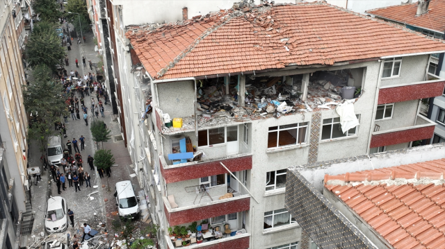 Son Dakika: İstanbul Şirinevler'de bir binadaki doğal gaz patlamasında can kaybı 3'e yükseldi