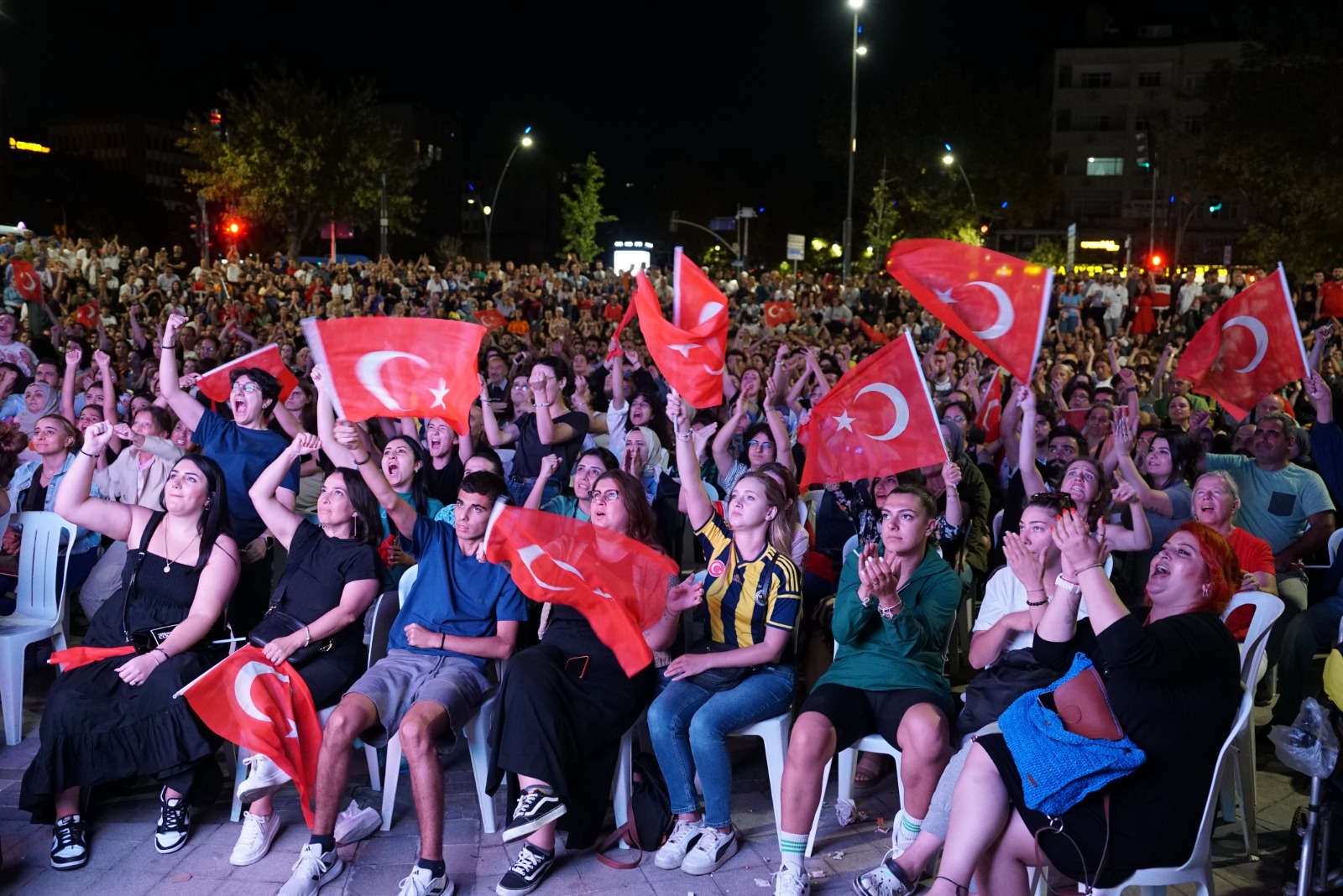 Kartallılar, Filenin Sultanları İçin Tek Yürek Oldu