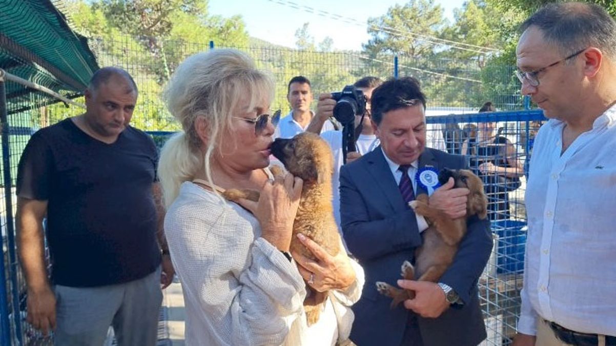 Ajda Pekkan’dan ailelere evcil hayvan uyarısı!