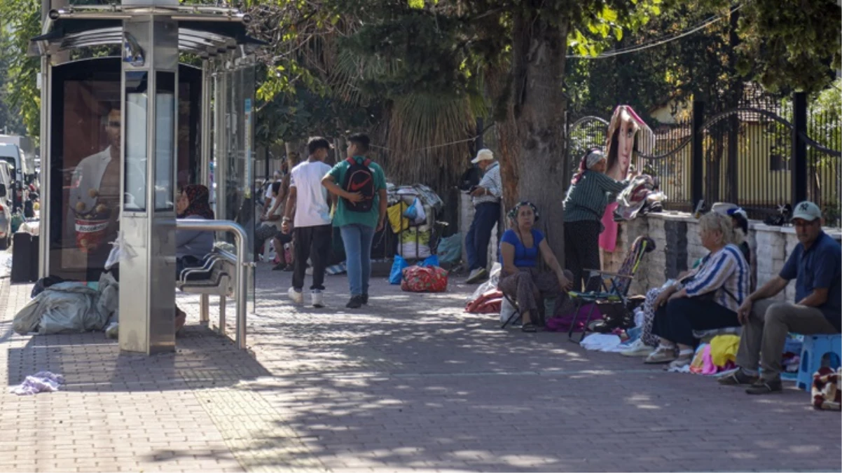 Kaldırımı kendi malları gibi kiraya veriyorlar