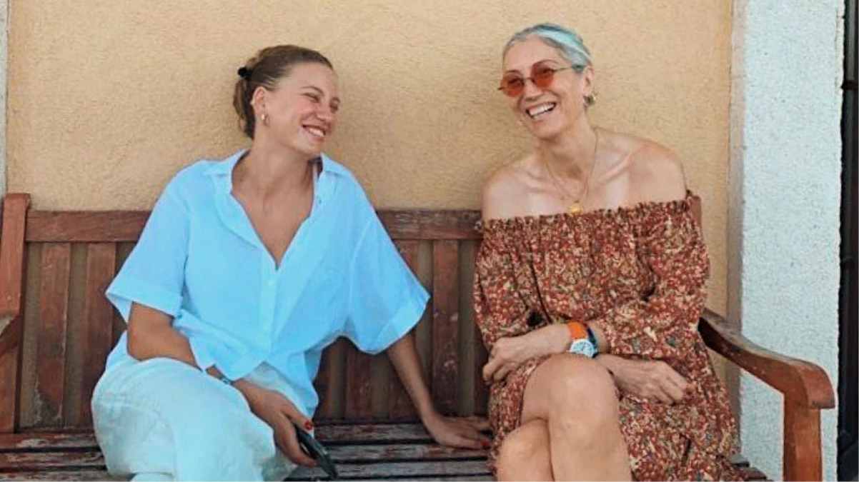 Serenay Sarıkaya’nın annesi hangi oyuncunun evli babasıyla birlikte?