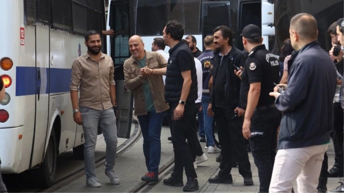 Ahmet Şık’ın polis amirleriyle fotoğrafları HDP’li ismi rahatsız etti
