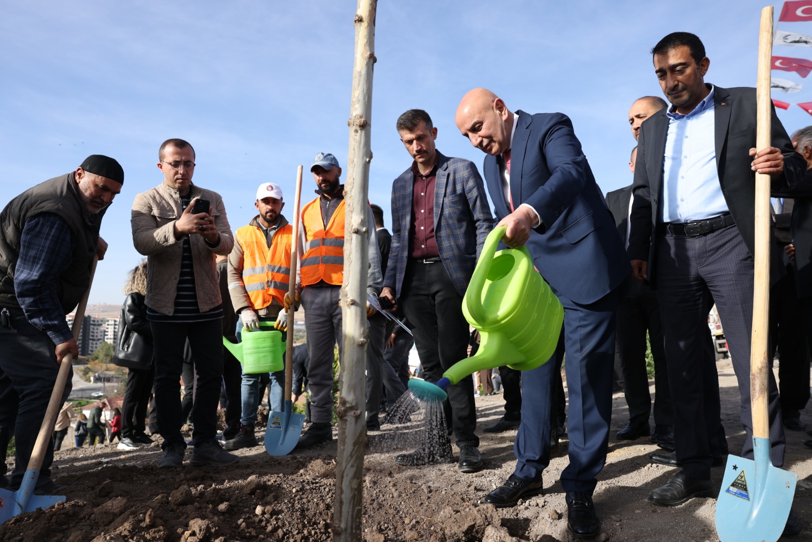 Cumhuriyetin 100’üncü yılına özel 100 bininci fidan