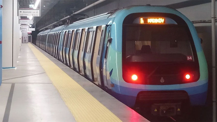 İstanbul’da metro arızası çileden çıkardı
