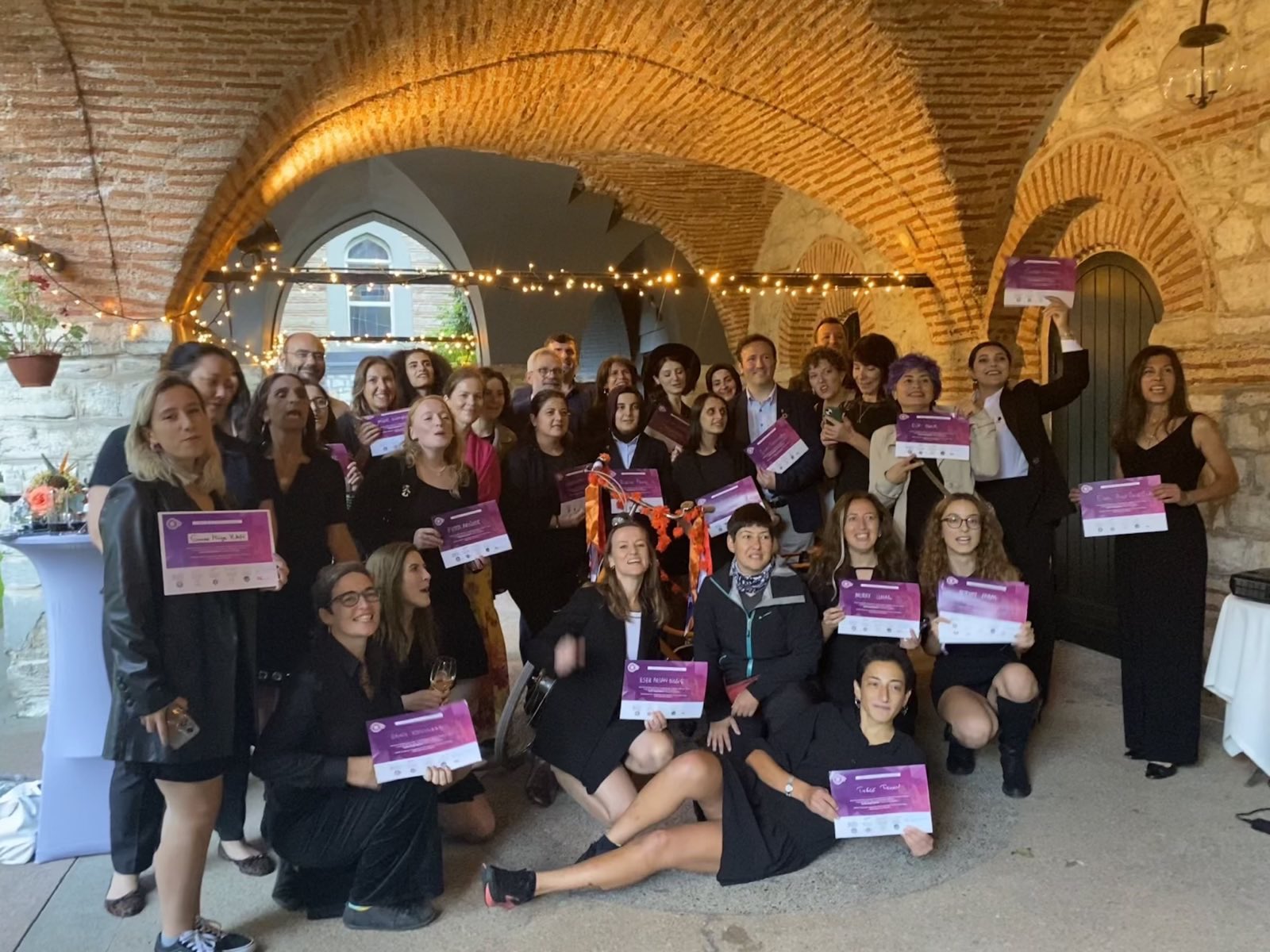 Hollanda Başkonsolosundan Maltepeli kadınlara sertifika