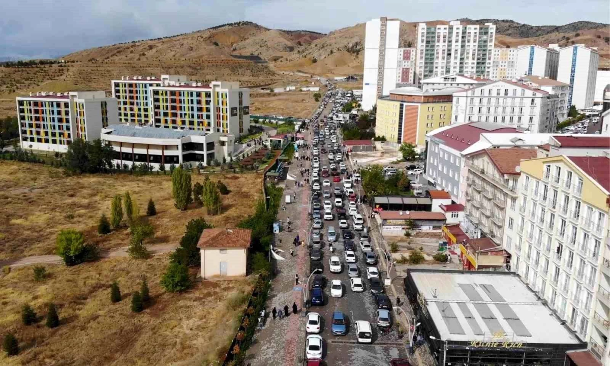 Üniversiteler açıldı 30 binlik ilçenin nüfusu 100 bine çıktı