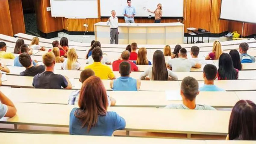 Üniversitelerde yüz yüze eğitim başladı