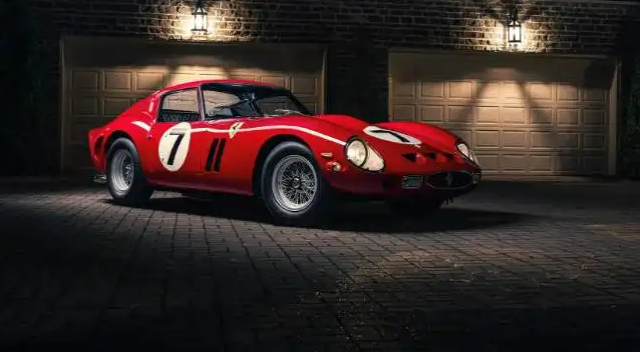1962 model Ferrari, rekor fiyata satıldı