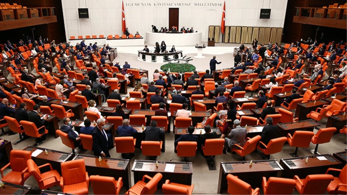 Meclis’ten geçti! Yeni evlenen gençlere faizsiz kredi