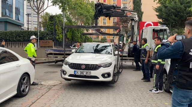 Polat çiftinin araçları sergilenmek üzere İstanbul Emniyet Müdürlüğü'ne götürüldü