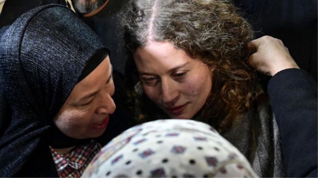 Filistin’in cesur kızı olarak bilinen Ahed Tamimi serbest bırakıldı