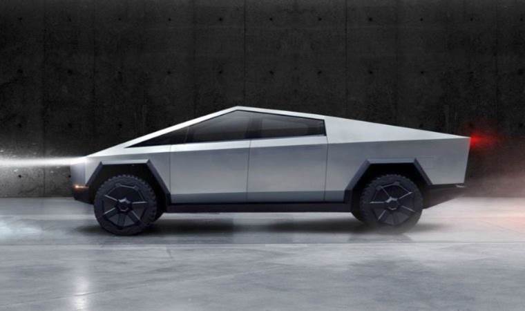 Su geçirmez olacak Cybertruck okyanusta yüzerken yakalandı