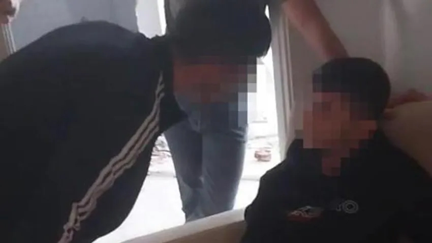 Sevgilime yazdın deyip arkadaşlarıyla dövdü