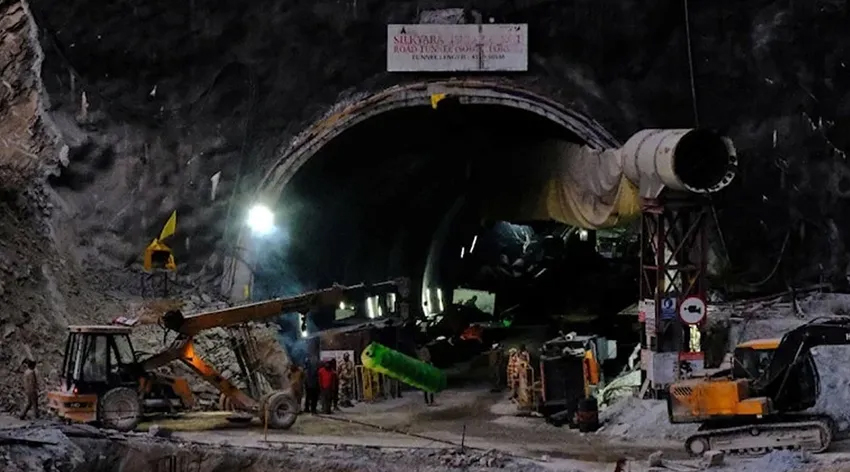 Hindistan’da 41 işçi 2 haftadır enkazda!