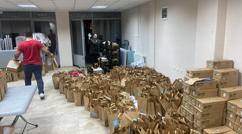 Maltepe Belediyesi’nden öğrencilere gıda desteği