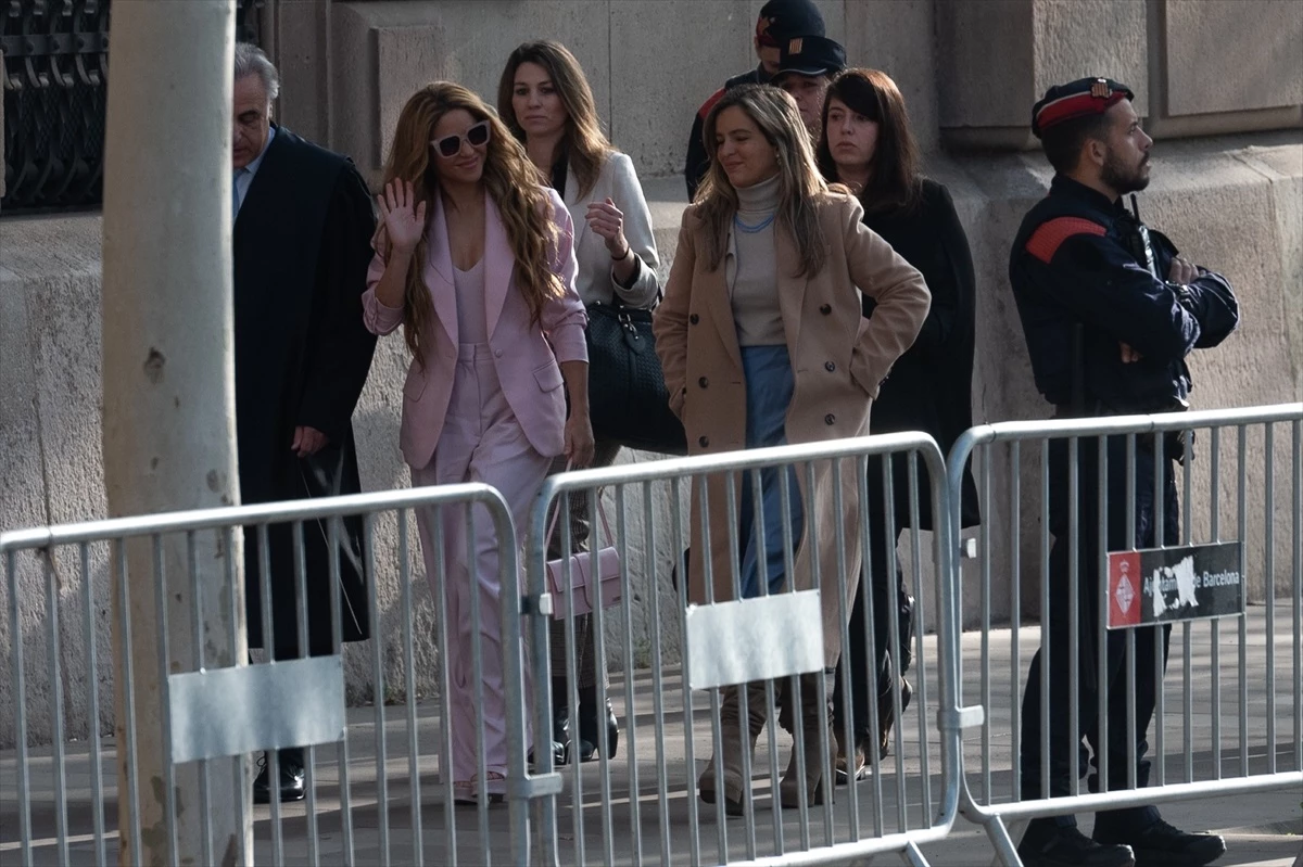 Shakira vergi kaçırdığını itiraf etti
