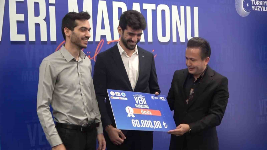 Tuzla’da Veri Maratonu yarışmasında ödüller sahiplerini buldu