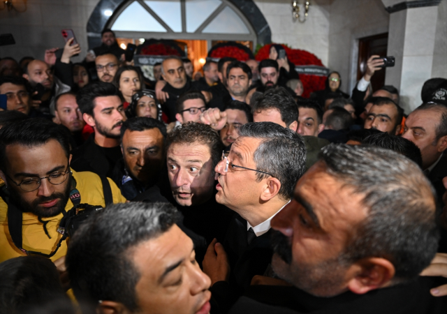 İmamoğlu, Özgür Özel'in şehit cenazesinde protesto edilmesinde Erdoğan'ı suçladı: Cambaza bak oyunu oynanıyor