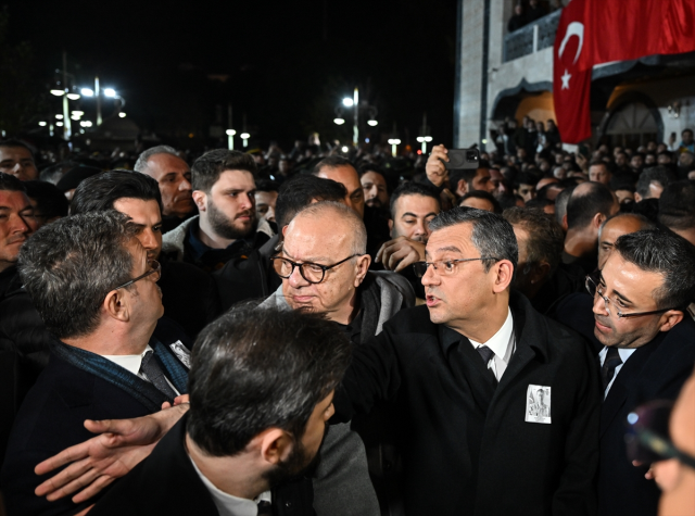 İmamoğlu, Özgür Özel'in şehit cenazesinde protesto edilmesinde Erdoğan'ı suçladı: Cambaza bak oyunu oynanıyor