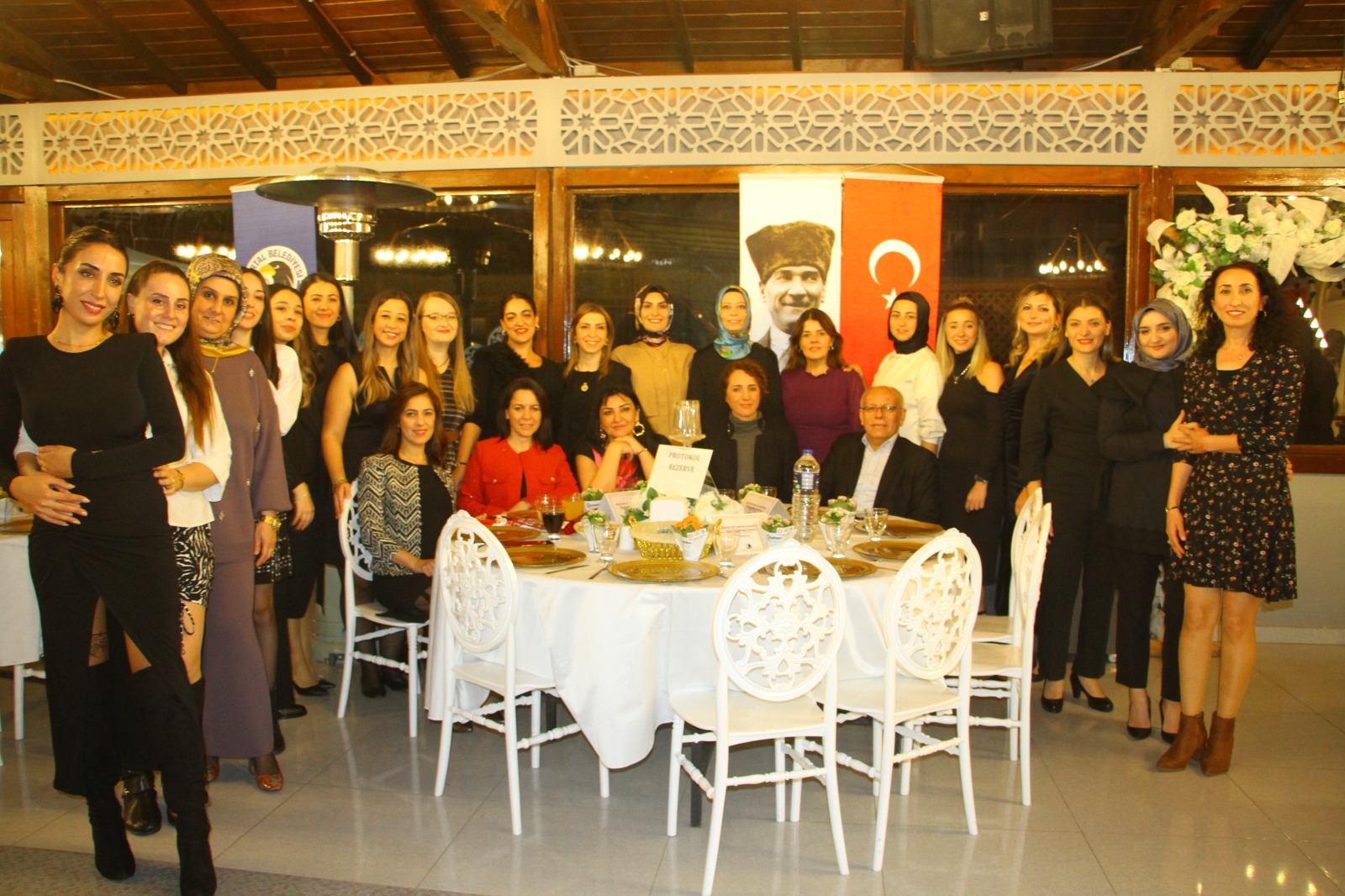 Kartal Belediyesi’nden kreş öğretmenlerine kutlama yemeği