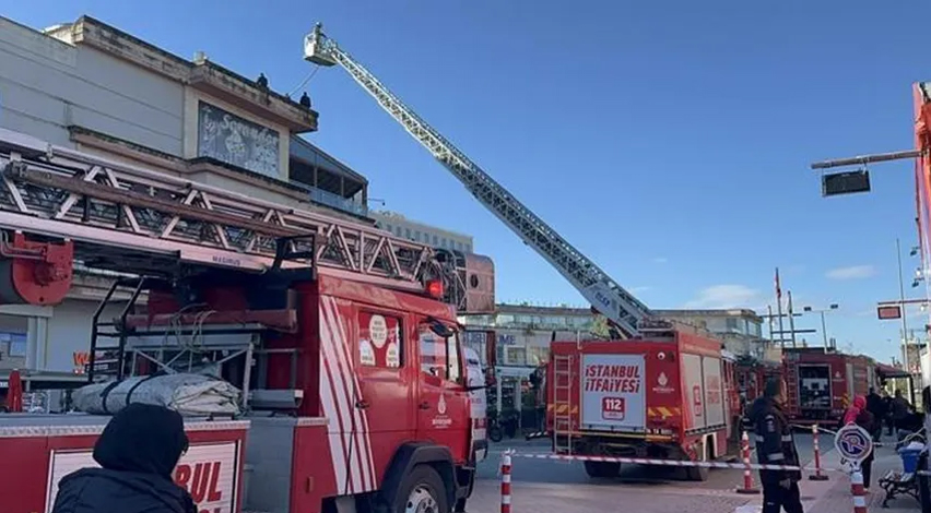 İstanbul Pendik’te alışveriş merkezinde yangın!