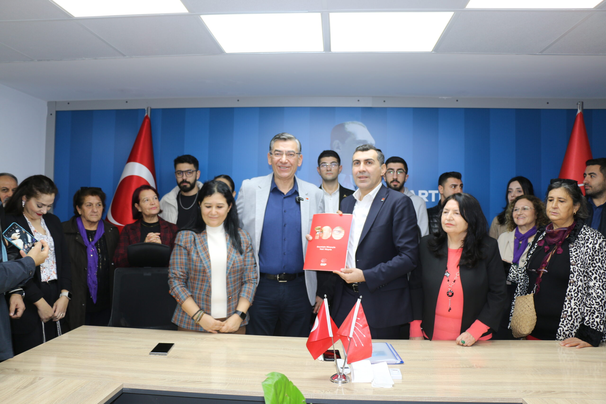 Remzi Ümit Atay coşkulu kalabalıkta adaylığını duyurdu