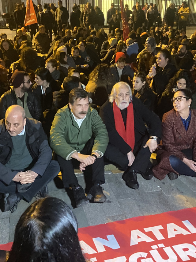 Can Atalay için Çağlayan Adliyesi önünde oturma eylemi