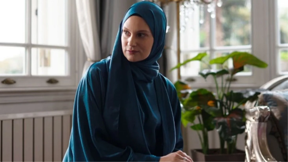 Farah Zeynep Abdullah Kızılcık Şerbeti’nden para aldı mı?