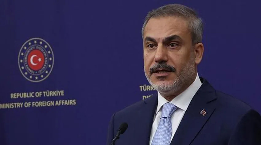 Dışişleri Bakanı Fidan AB komisyonu üyesi ile görüştü