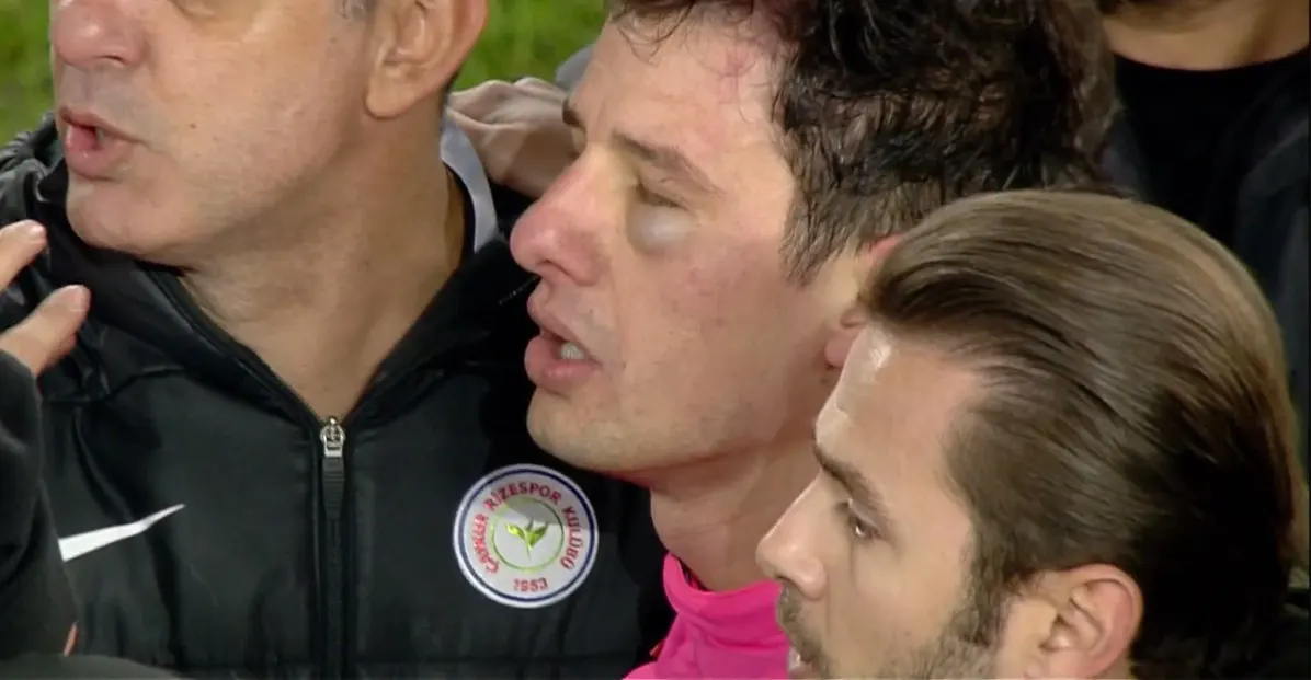 Futbolda kara gece! Hakeme yumruklu saldırı