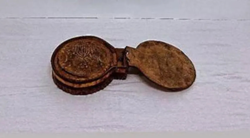 Diyarbakır’da bin dört yüz yıllık İbranice yazılı dini kitap ele geçirildi