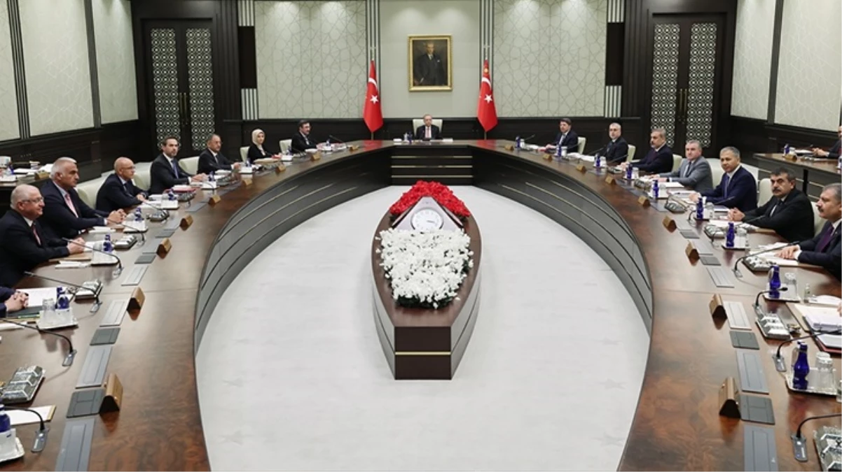 Kabine toplanıyor gözler çıkacak kararda