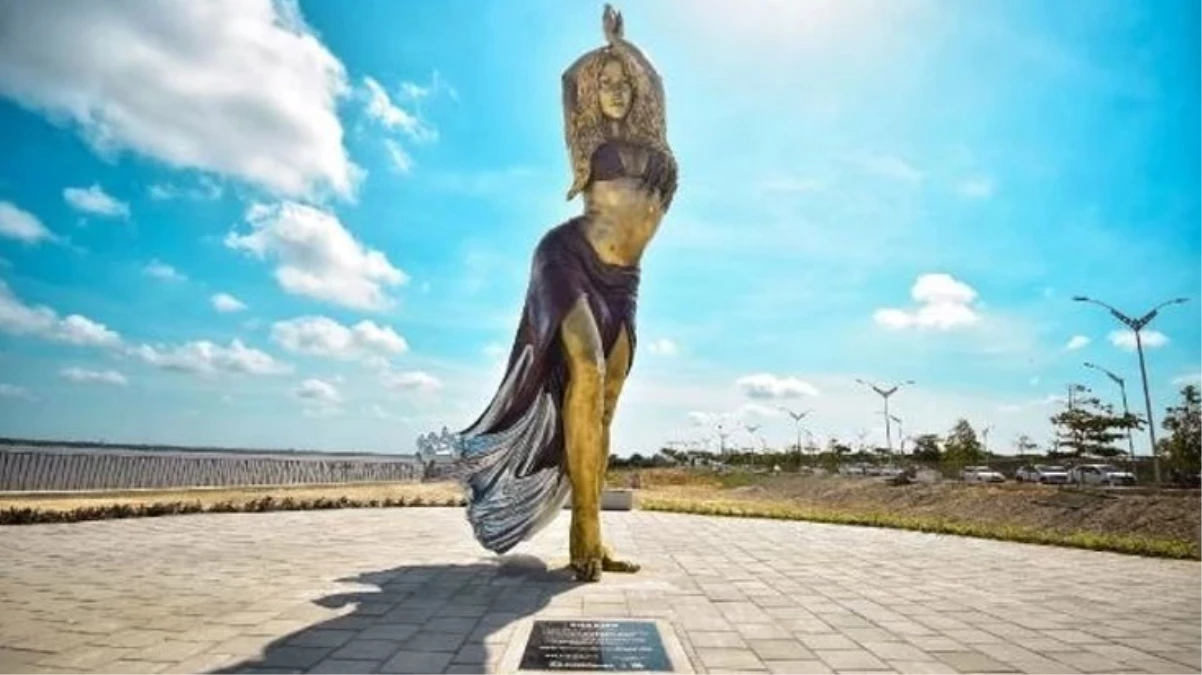 Shakira’nın Kolombiya’ya heykeli dikildi