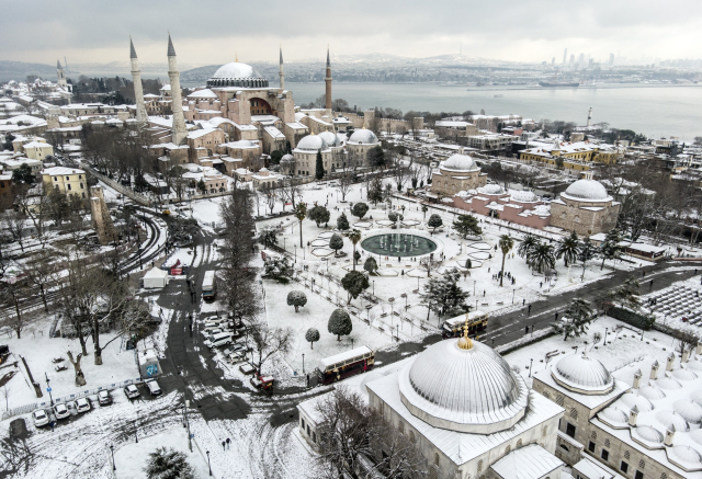 İstanbul'a kar geliyor! AKOM saat vererek uyardı