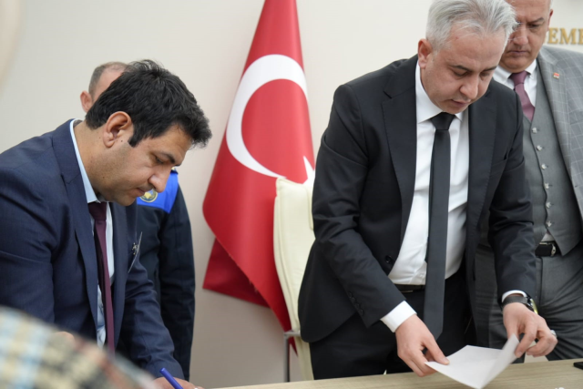 AK Parti ve MHP, İYİ Parti'den istifa eden adayı destekleyince CHP Bilecik'te belediye başkanlığını kaybetti