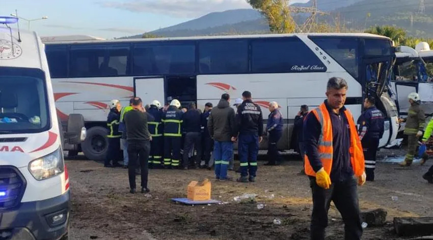 Hatay’da feci kaza! 1’i ağır 18 yaralı var