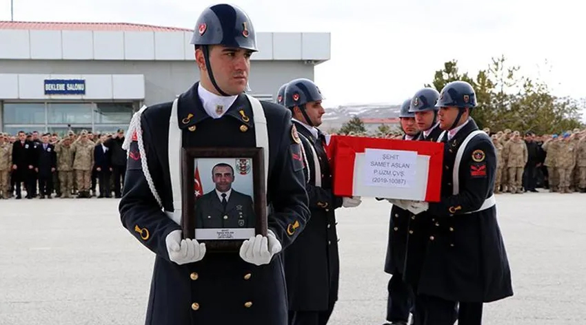 Şehit Samet Aslan’ın cenazesi memleketi Amasya’ya uğurlandı